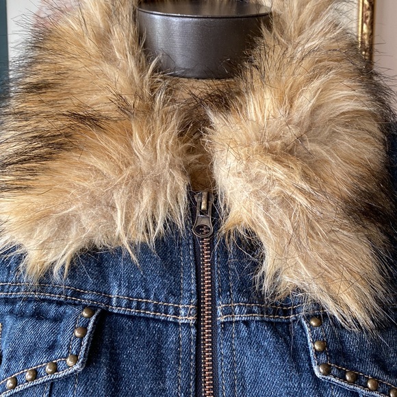Giacca Gallery Co Faux Fur and Denim jacket with studs. Size large - Picture 3 of 5